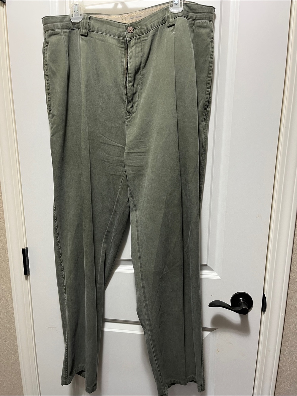 Tommy Bahama Olive Pleated Chino Pants 0316